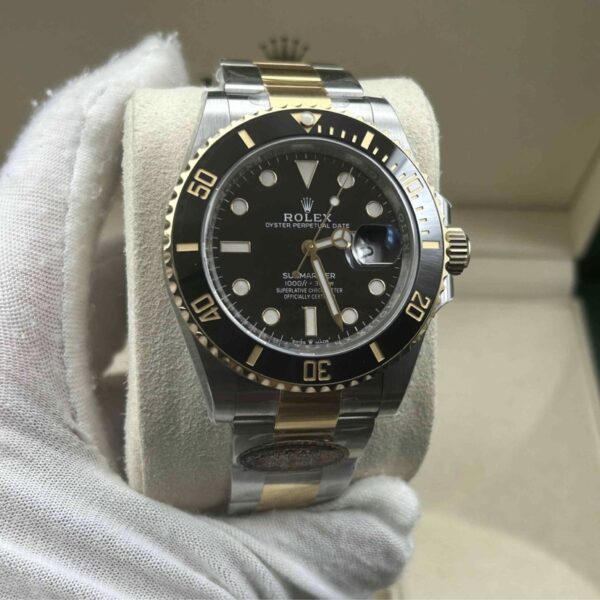 Submariner Date 40 mm oro black dial 126613LN - immagine 4