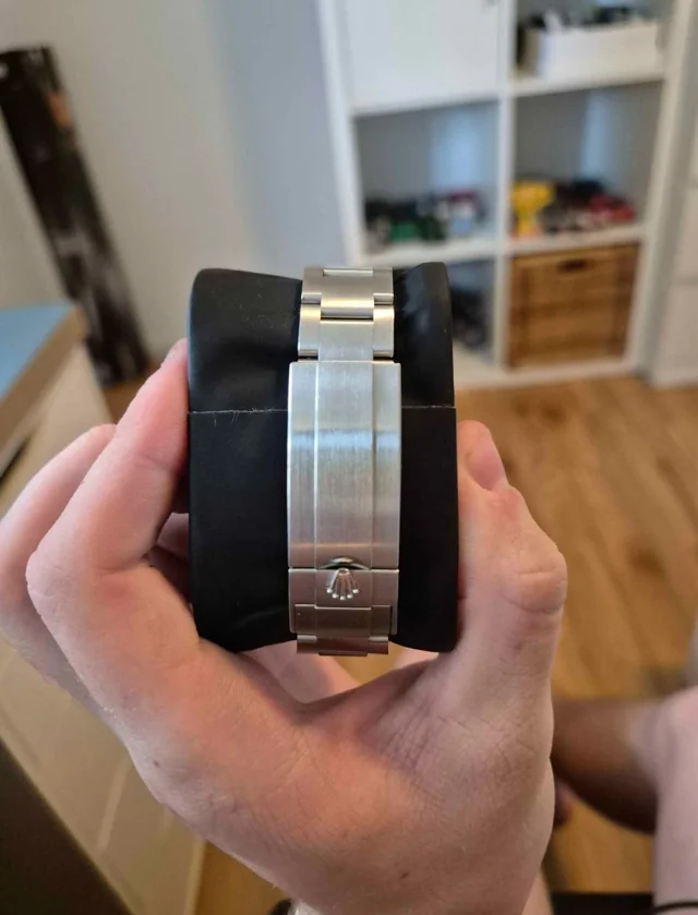 Submariner Date 40 mm Hulk 116610LV 20 Immagine #3 da Nicola D.