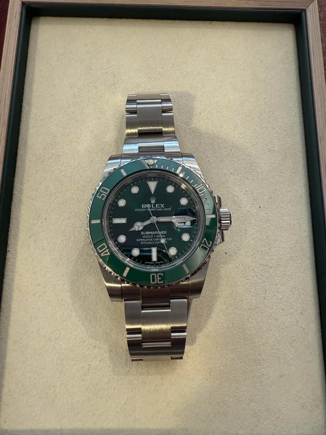 Submariner Date 40 mm Hulk 116610LV 24 Immagine #1 da Piergiorgio A.