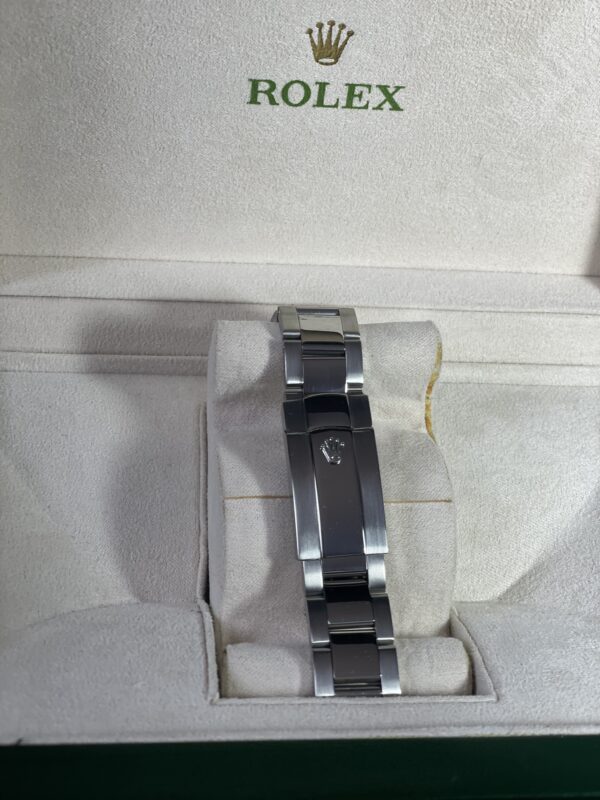 Milgauss Black Dial Green Glass Sapphire - immagine 8